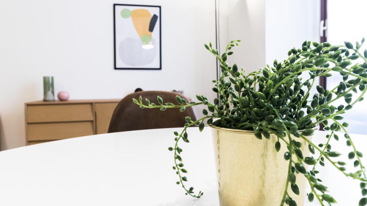 Italianway - Lazzaro Palazzi 6 * Milán